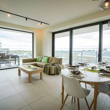 Huswell - Beautiful Apartment With Communal Pool And Gym Ostend Exterior foto