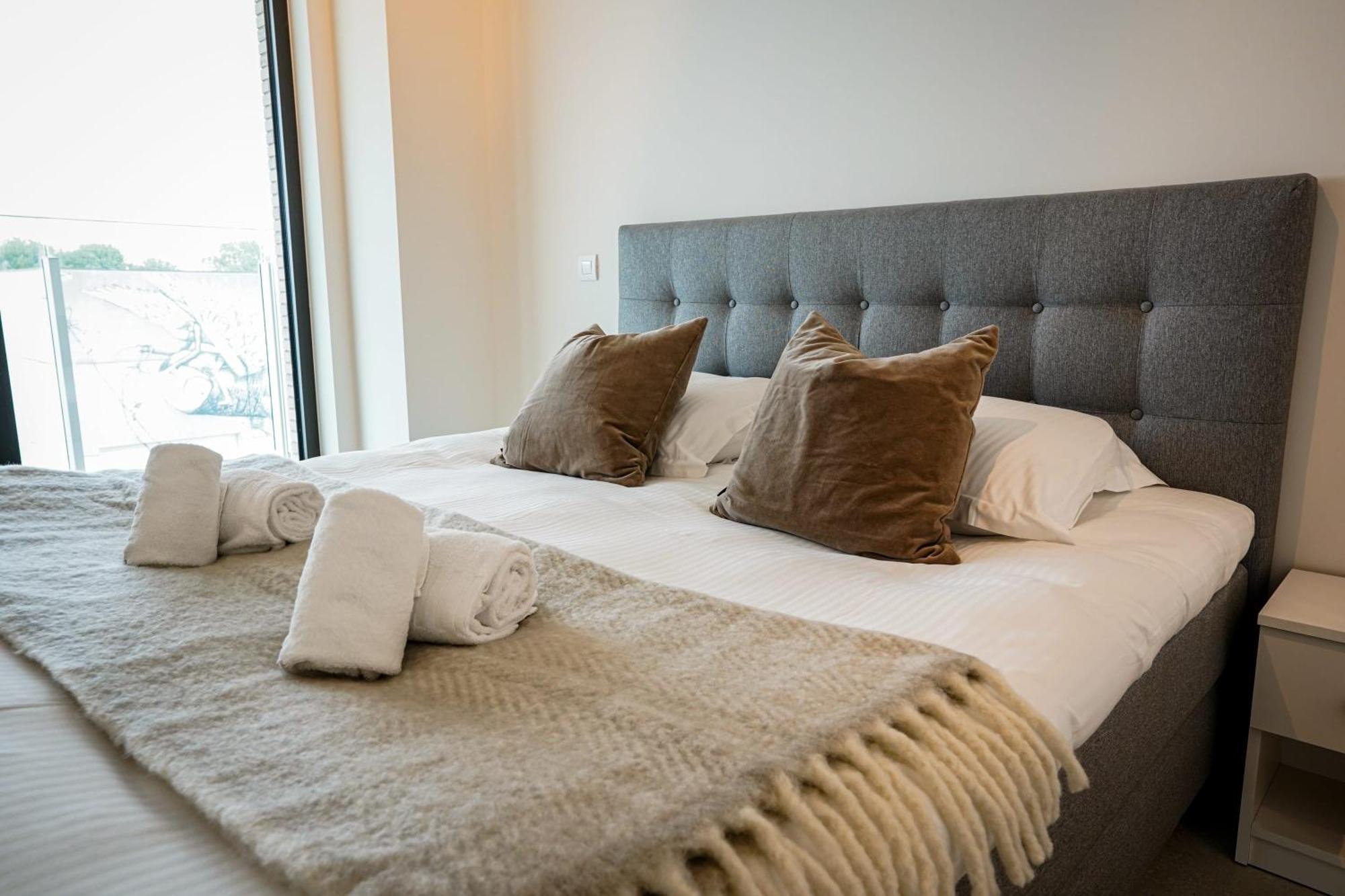 Huswell - Beautiful Apartment With Communal Pool And Gym Ostend Exterior foto