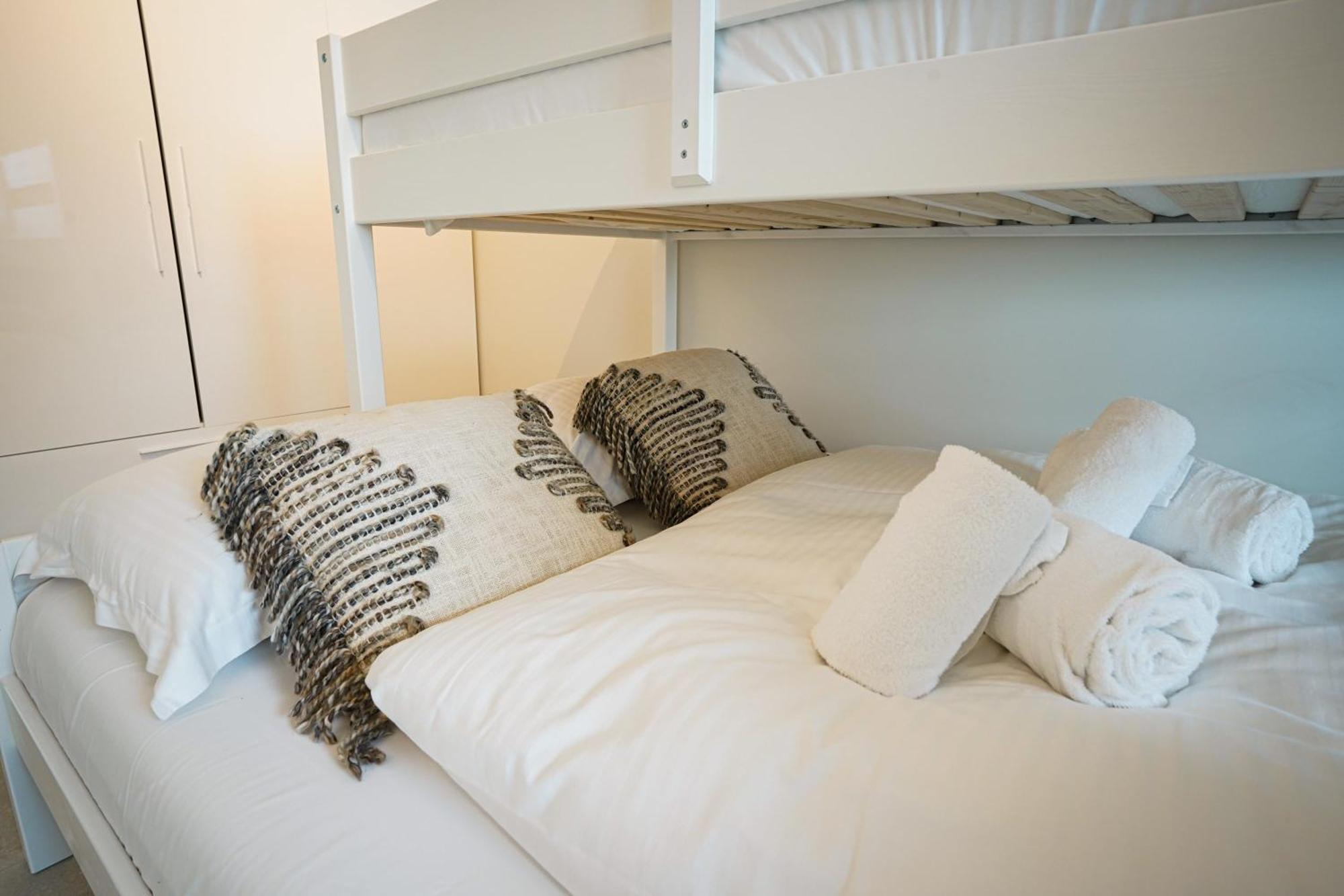 Huswell - Beautiful Apartment With Communal Pool And Gym Ostend Exterior foto