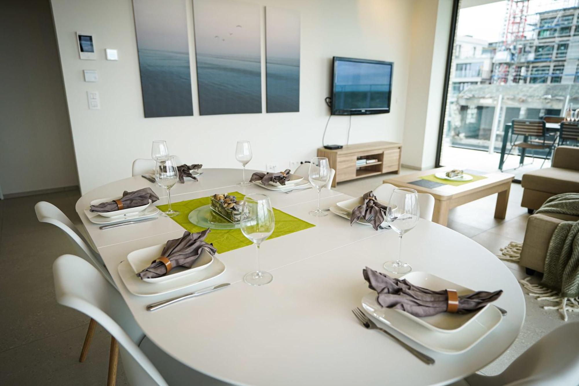 Huswell - Beautiful Apartment With Communal Pool And Gym Ostend Exterior foto