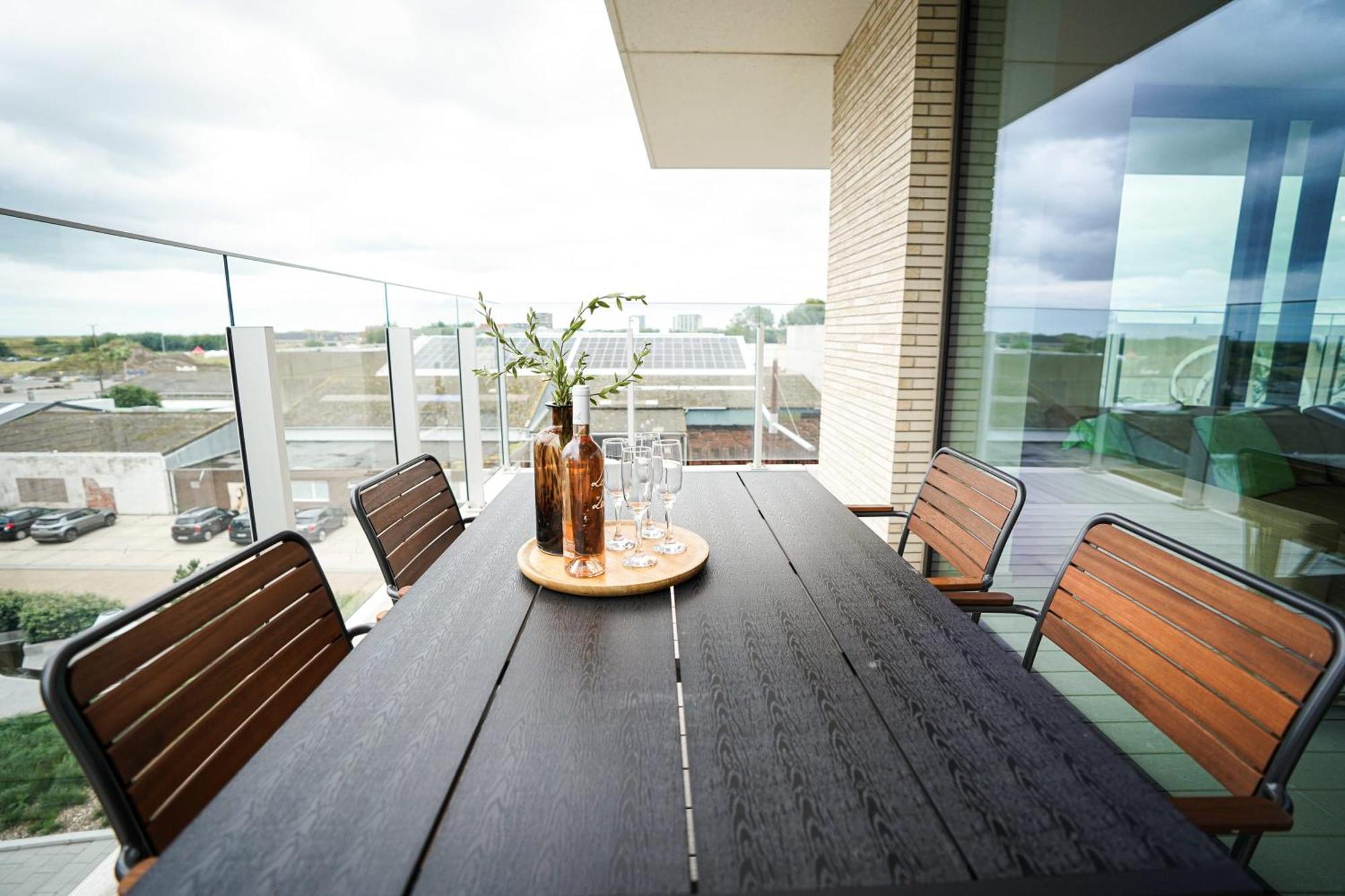 Huswell - Beautiful Apartment With Communal Pool And Gym Ostend Exterior foto